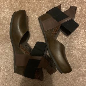 Otbt shoes never worn!!